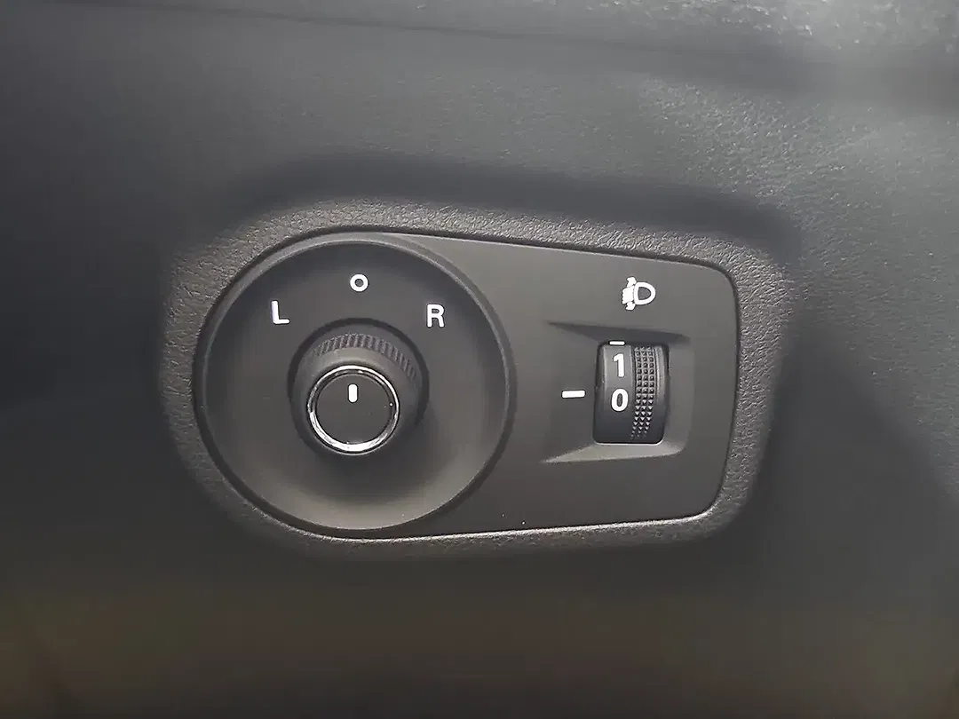 MG ZS Hybrid Standard - Thumbnail 13