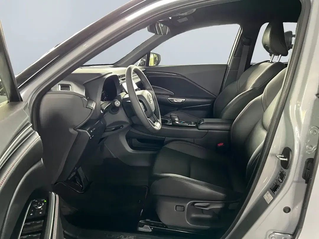 Lexus LBX Emotion - Thumbnail 9