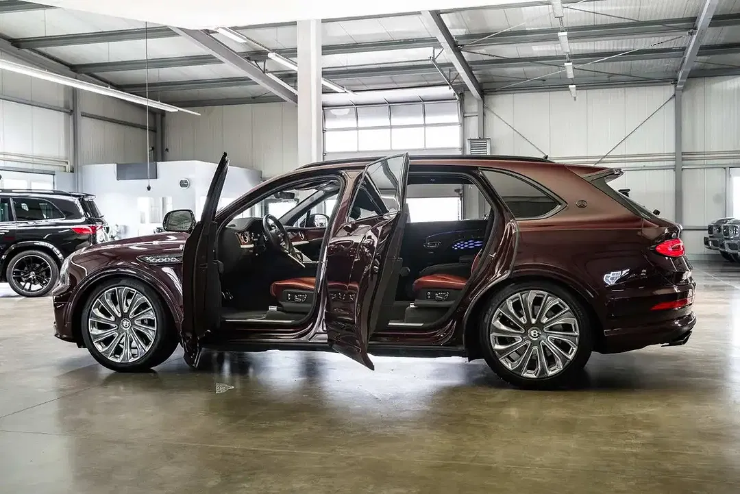 Bentley Bentayga 4.0 V8 EWB Mulliner - Thumbnail 11