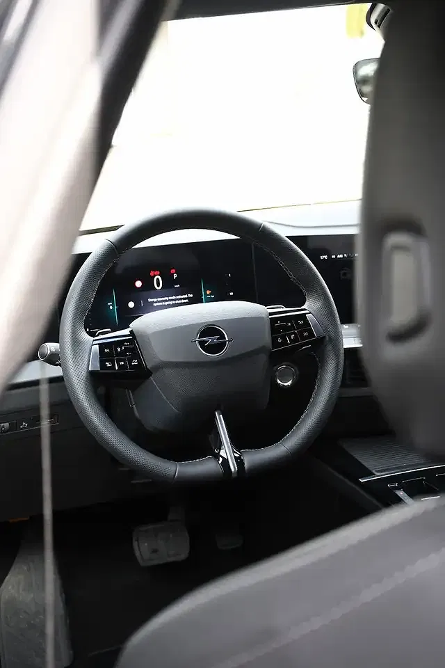 Opel Astra 1.2 AUT GS - Thumbnail 10