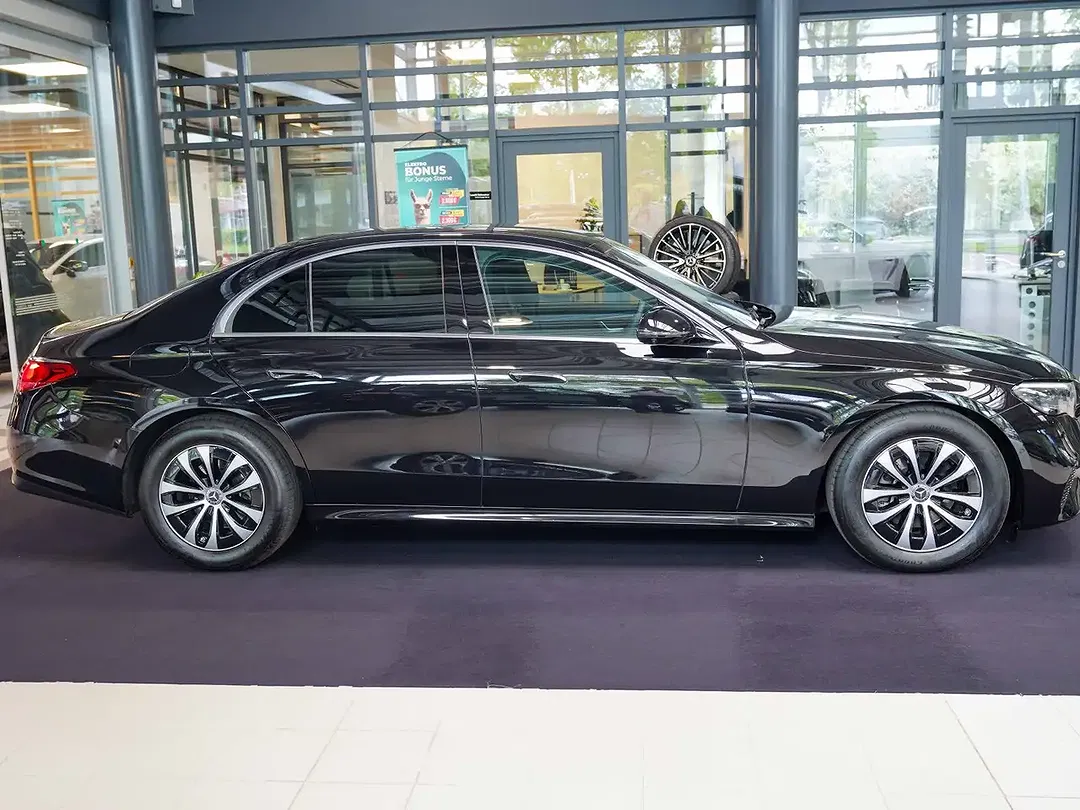 Mercedes-Benz E 220 Avantgarde - Thumbnail 3