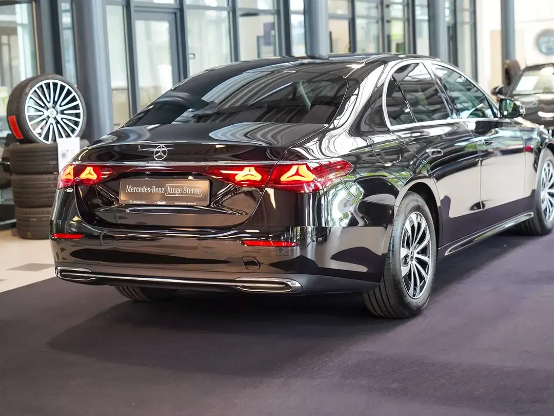 Mercedes-Benz E 220 Avantgarde - Thumbnail 4