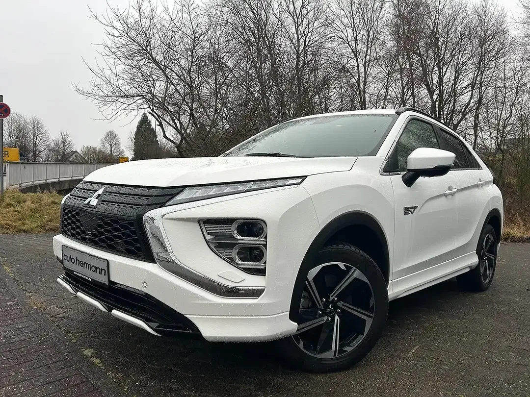 Mitsubishi Eclipse Cross Hybrid 4WD Select - foto 1
