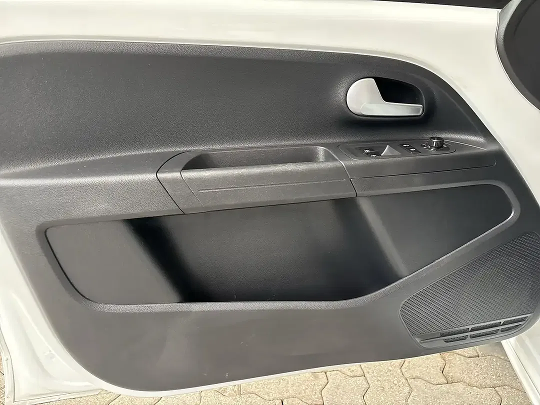 Volkswagen e-up! - Thumbnail 11