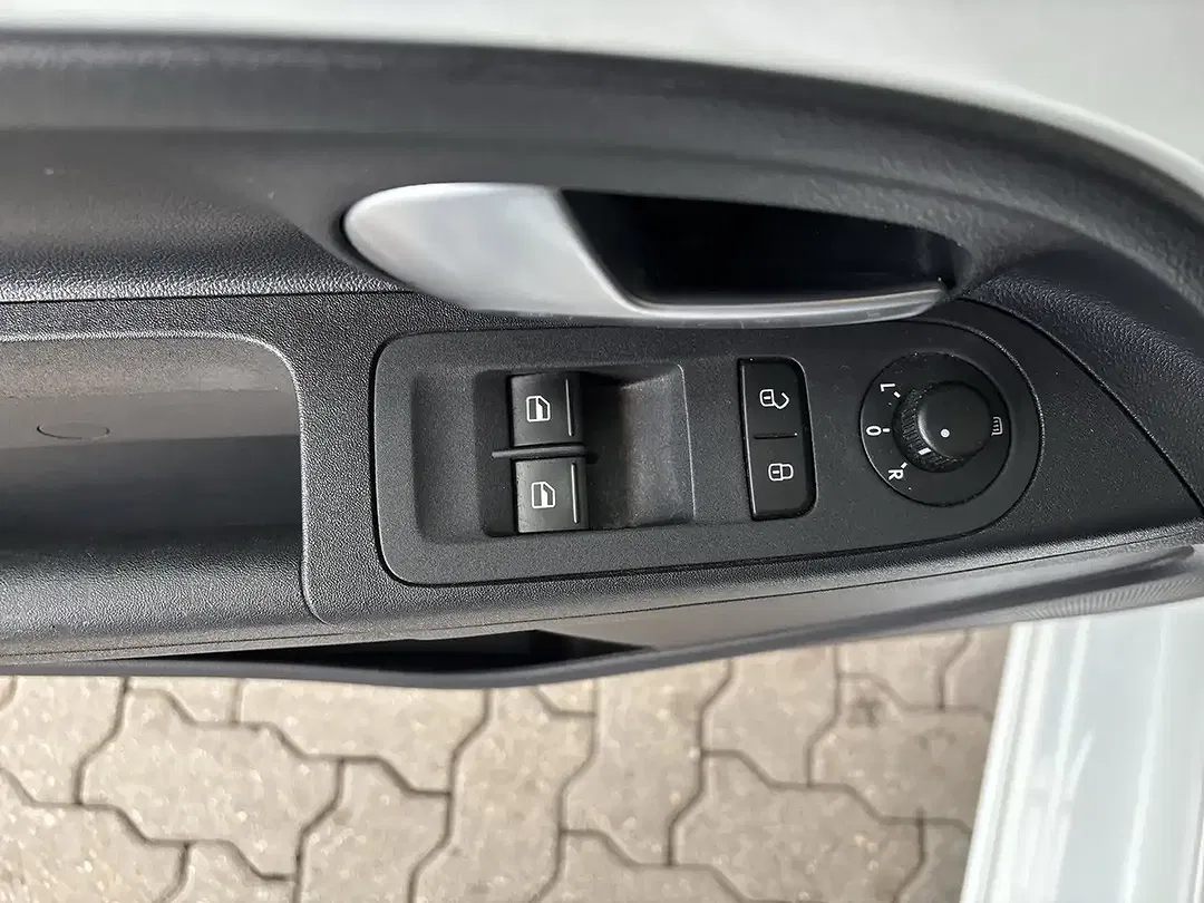 Volkswagen e-up! - Thumbnail 12