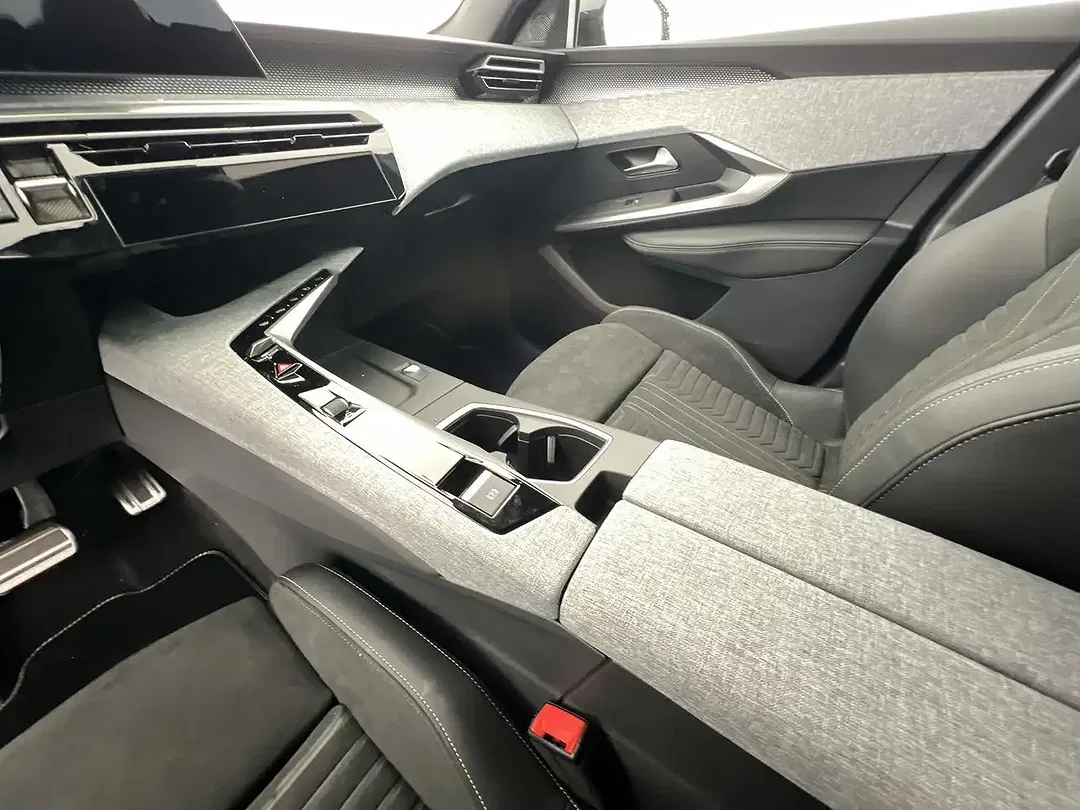 Peugeot 5008 Hybrid GT Exclusive - Thumbnail 14