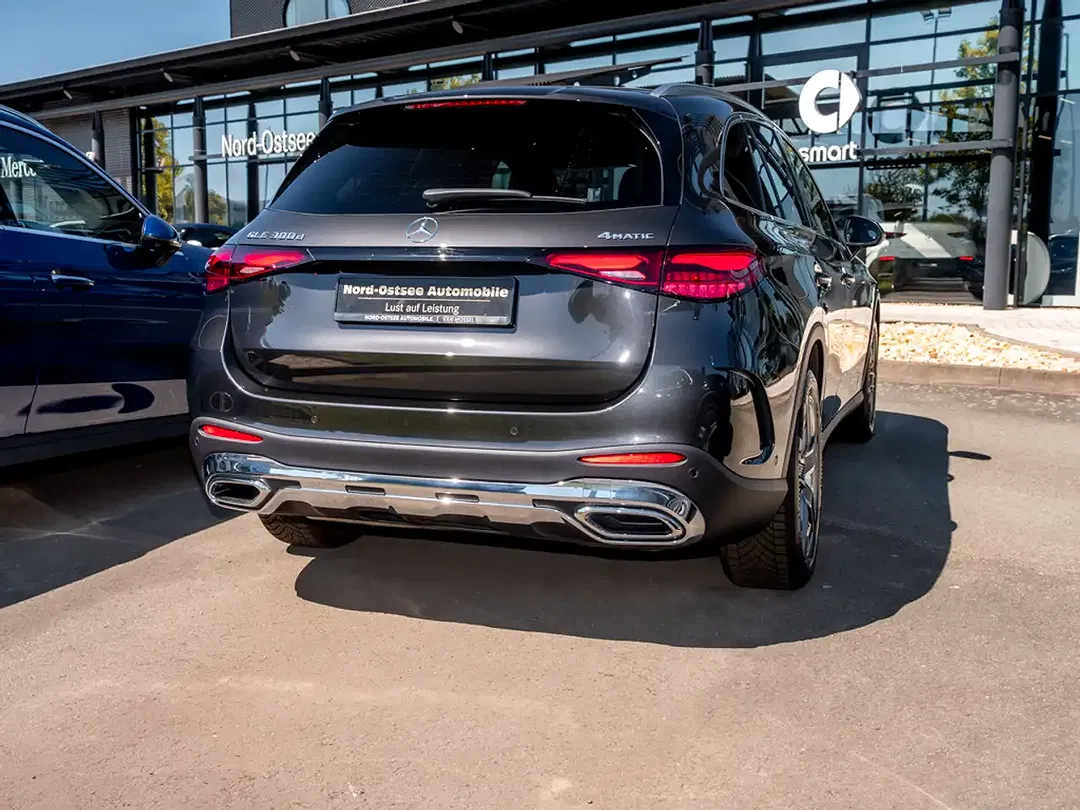 Mercedes-Benz GLC 300 4MATIC AMG MBUX - Thumbnail 6