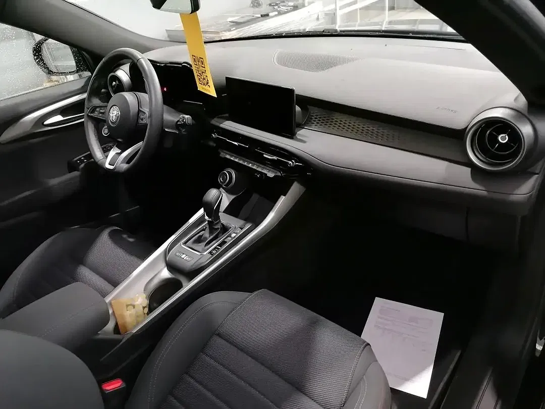 Alfa Romeo Tonale 1.6 VGT TCT Sprint - Thumbnail 6