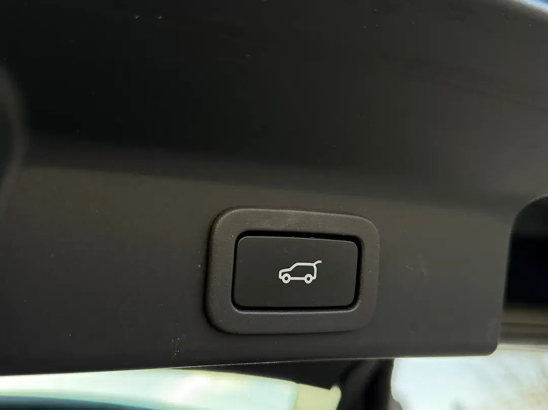 Jaguar F-Pace P400e 2.0 PHEV Portfolio - Thumbnail 10