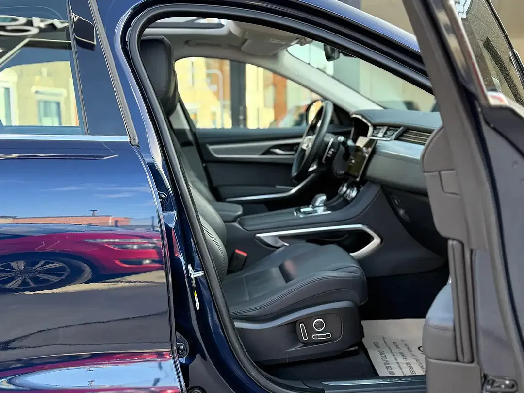 Jaguar F-Pace P400e 2.0 PHEV Portfolio - Thumbnail 11