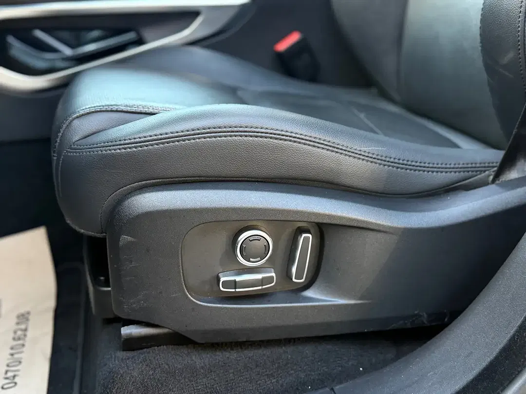 Jaguar F-Pace P400e 2.0 PHEV Portfolio - Thumbnail 14