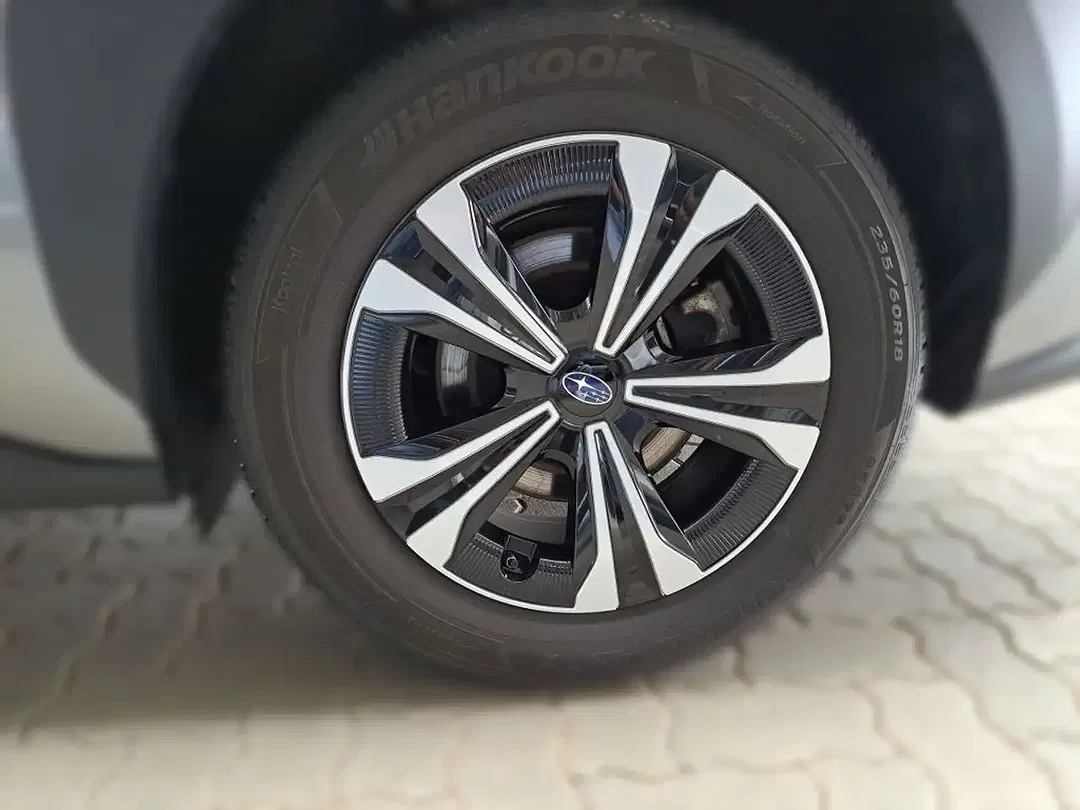 Subaru Solterra AWD Comfort - Thumbnail 8