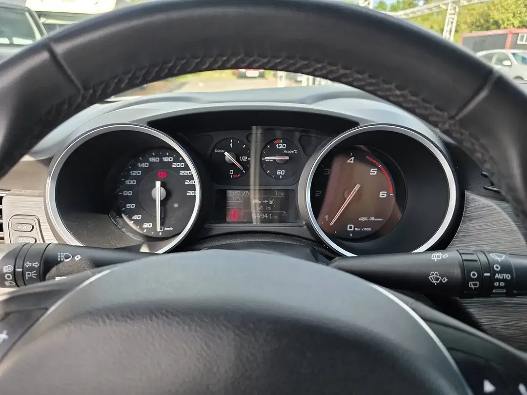 Alfa Romeo Giulietta 1.6 JTDM - Thumbnail 10
