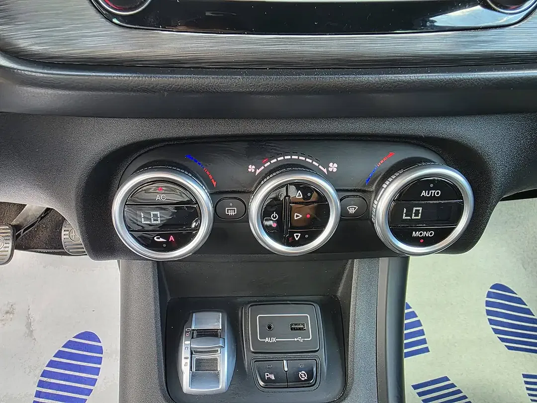 Alfa Romeo Giulietta 1.6 JTDM - Thumbnail 13