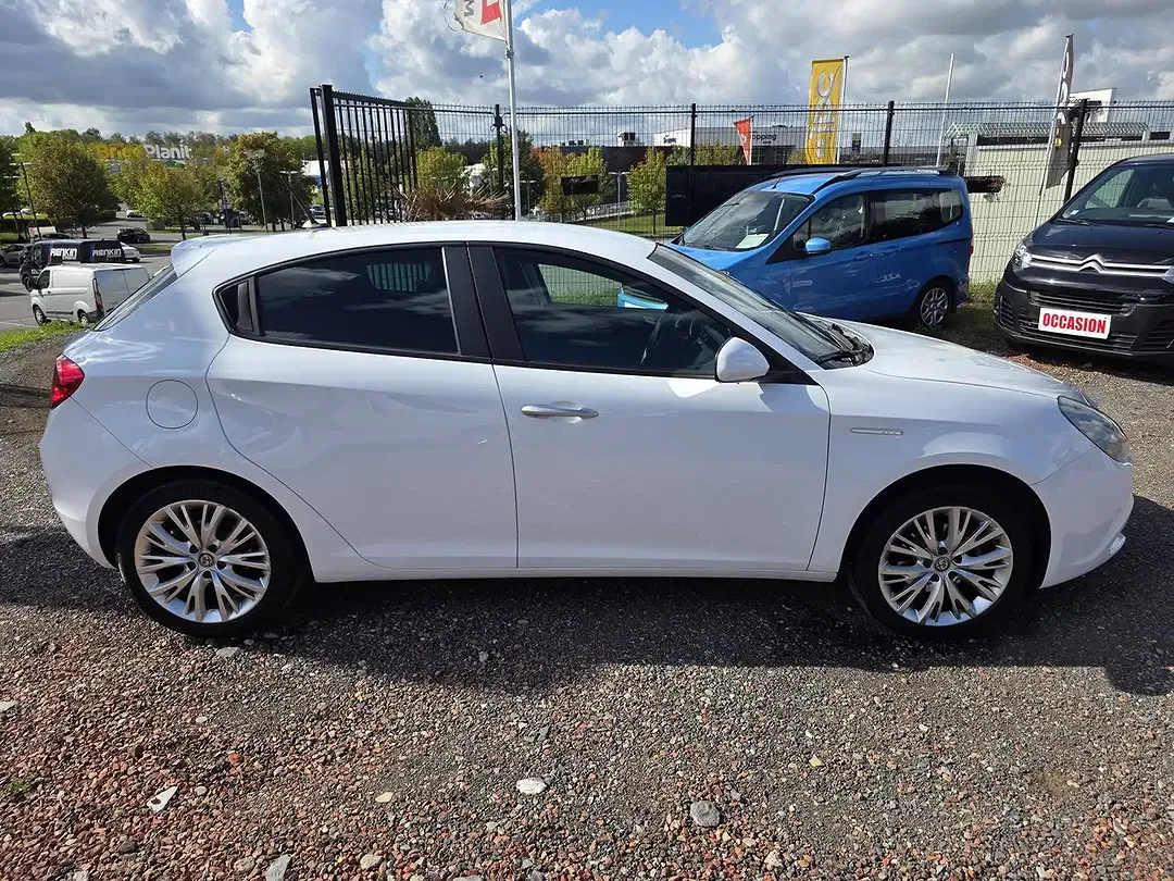 Alfa Romeo Giulietta 1.6 JTDM - Thumbnail 4