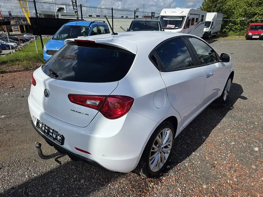 Alfa Romeo Giulietta 1.6 JTDM - Thumbnail 5