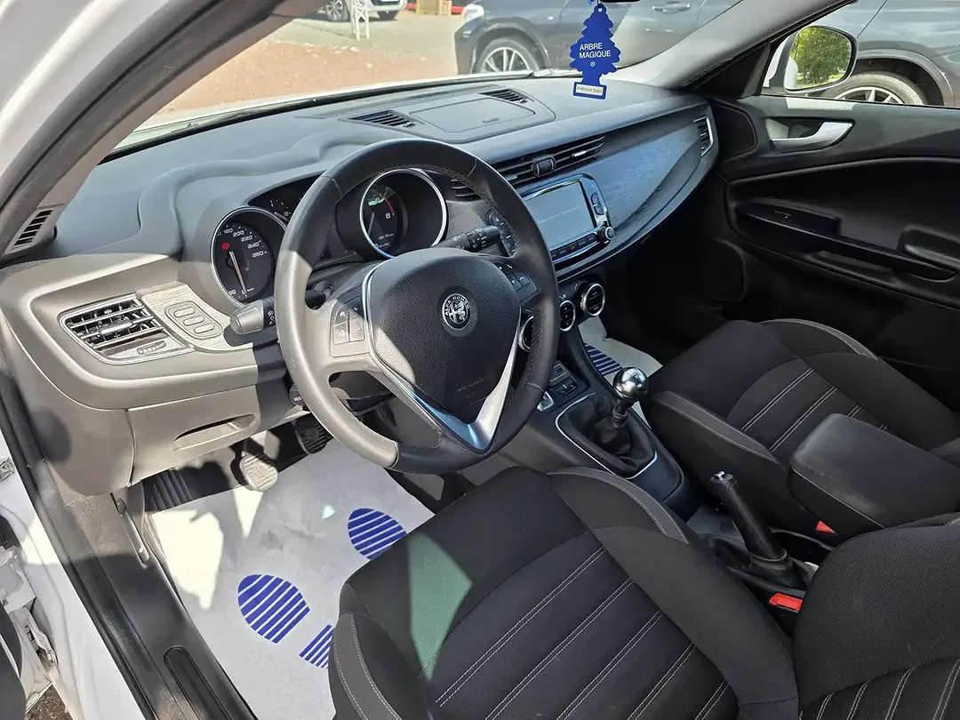 Alfa Romeo Giulietta 1.6 JTDM - Thumbnail 9