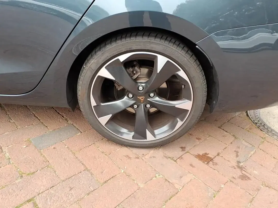 CUPRA Leon 1.5 eTSI DSG Sportstourer - Thumbnail 3