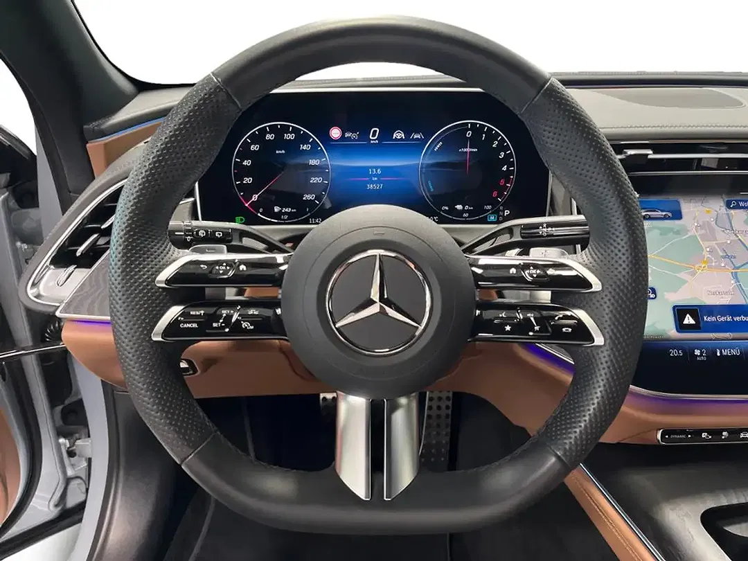 Mercedes-Benz E 300 AMG MBUX Night - Thumbnail 14
