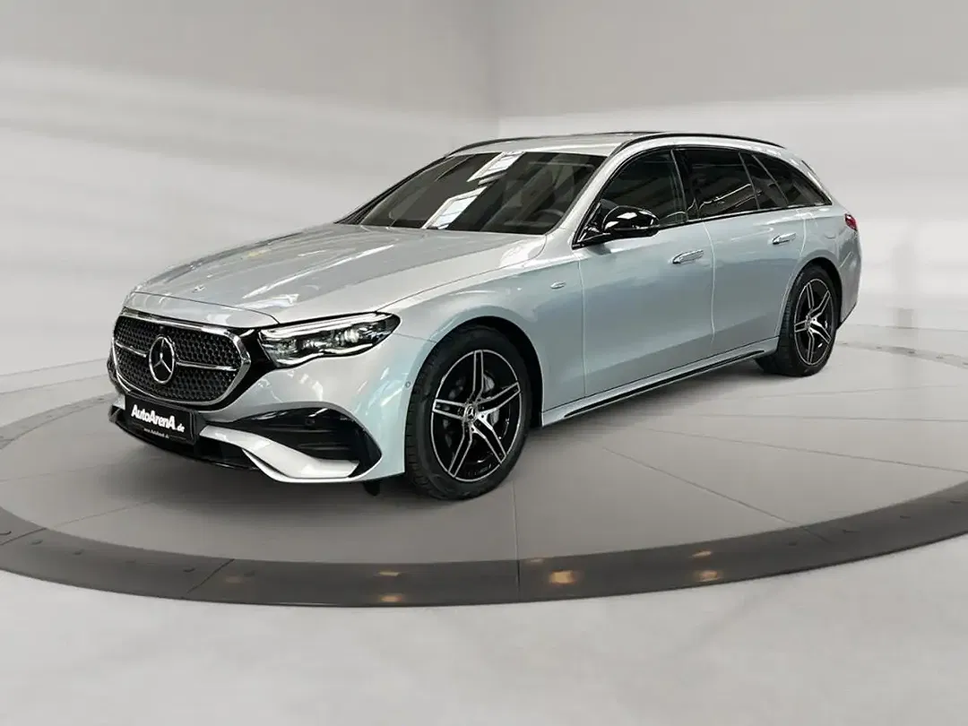 Mercedes-Benz E 300 AMG MBUX Night - foto 1