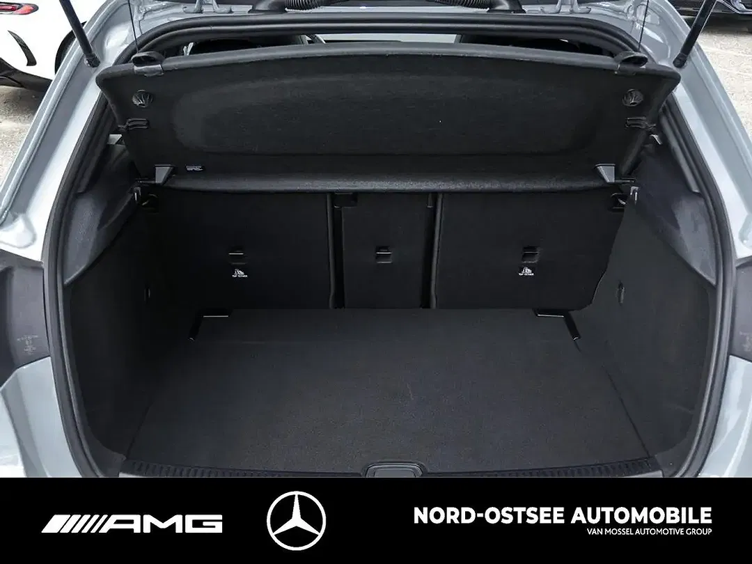 Mercedes-Benz A 200 AMG MBUX Night - foto 15