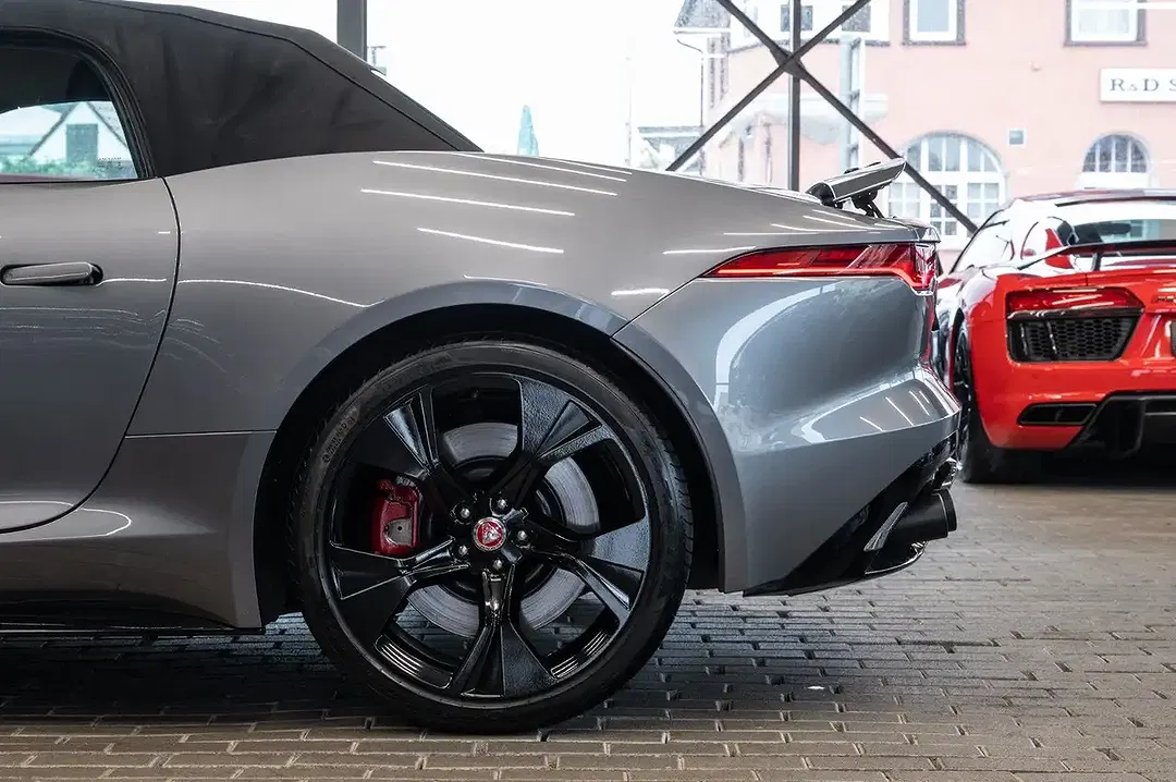 Jaguar F-Type P450 - Thumbnail 11