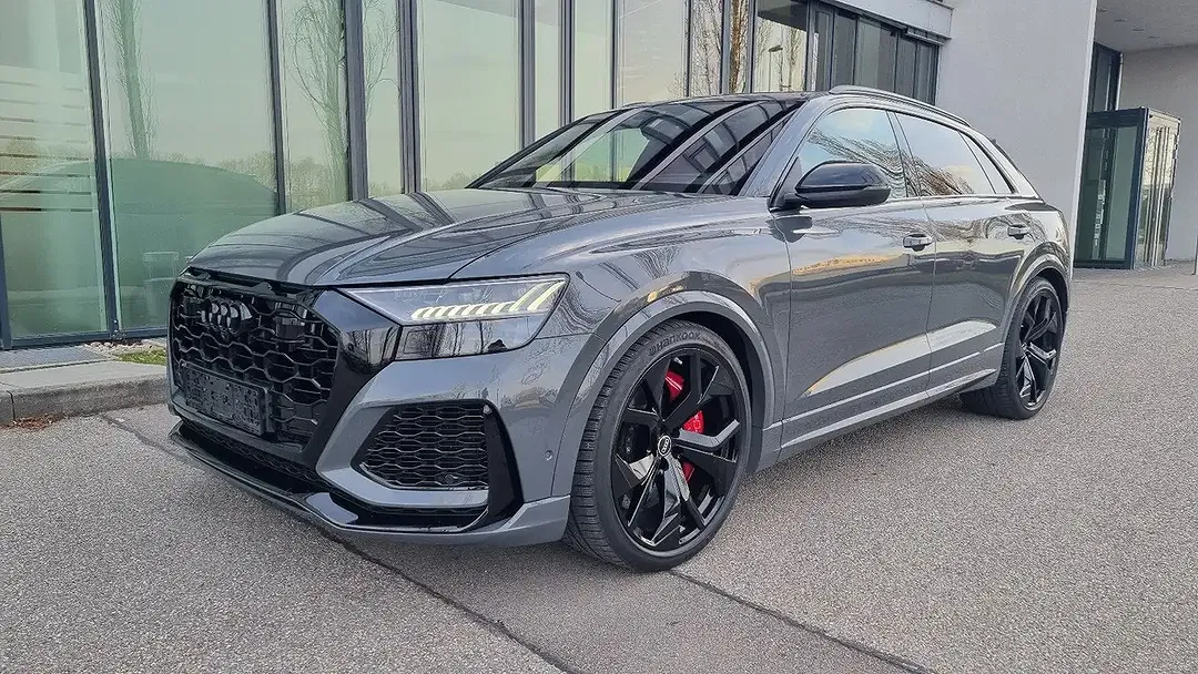 Audi RS Q8 - foto 1
