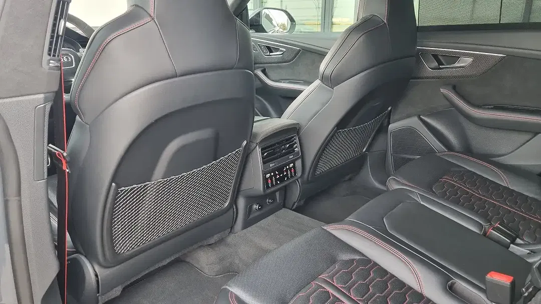 Audi RS Q8 - foto 15