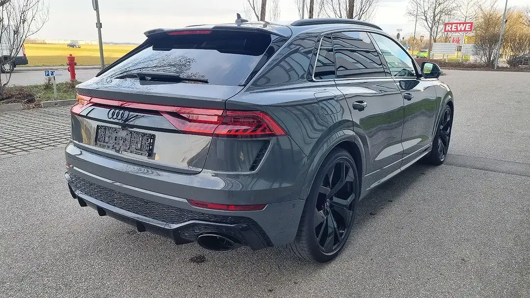 Audi RS Q8 - Thumbnail 5