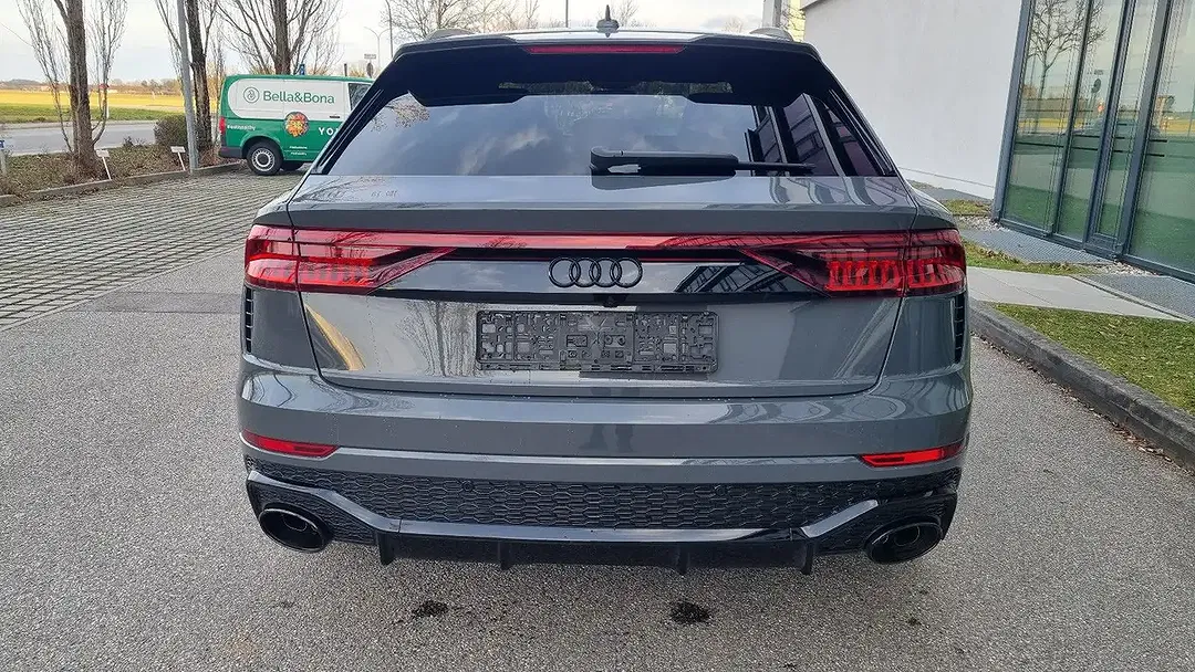 Audi RS Q8 - Thumbnail 6