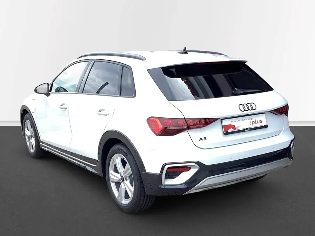 Audi A3 S tronic allstreet - Thumbnail 2