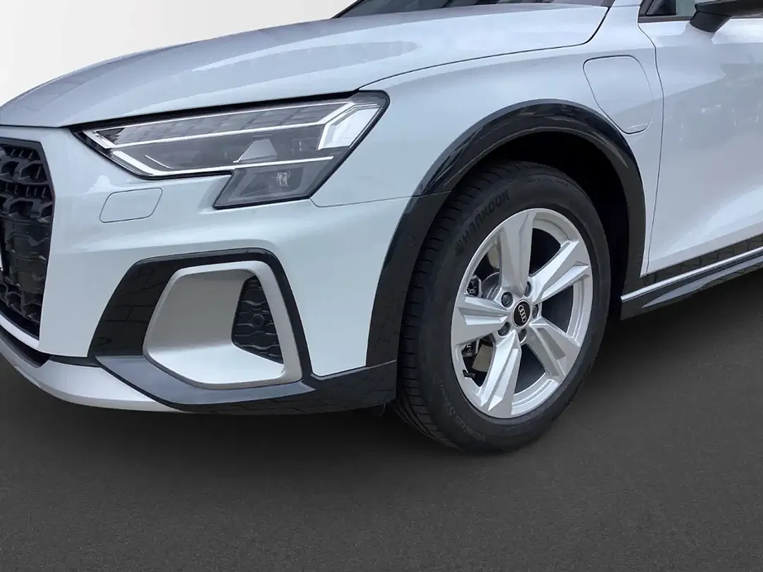 Audi A3 S tronic allstreet - Thumbnail 4