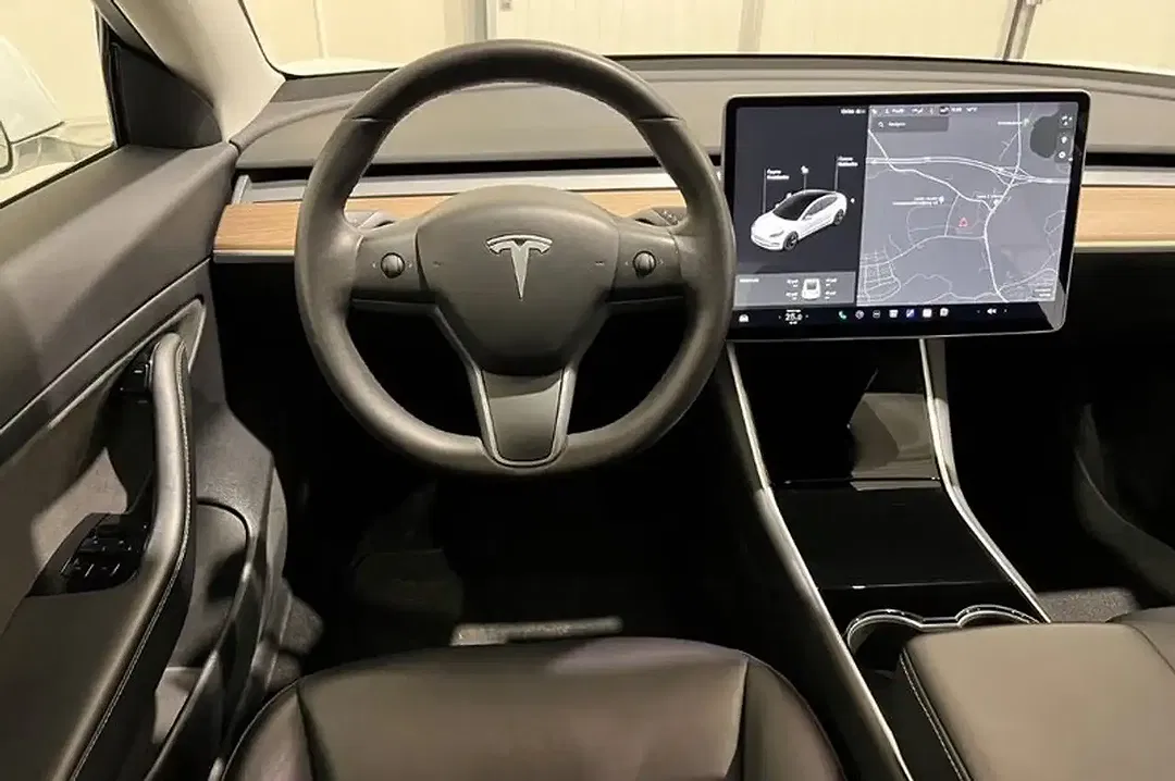 Tesla Model 3 RWD Standard Range Plus - Thumbnail 10