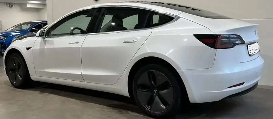 Tesla Model 3 RWD Standard Range Plus - foto 2