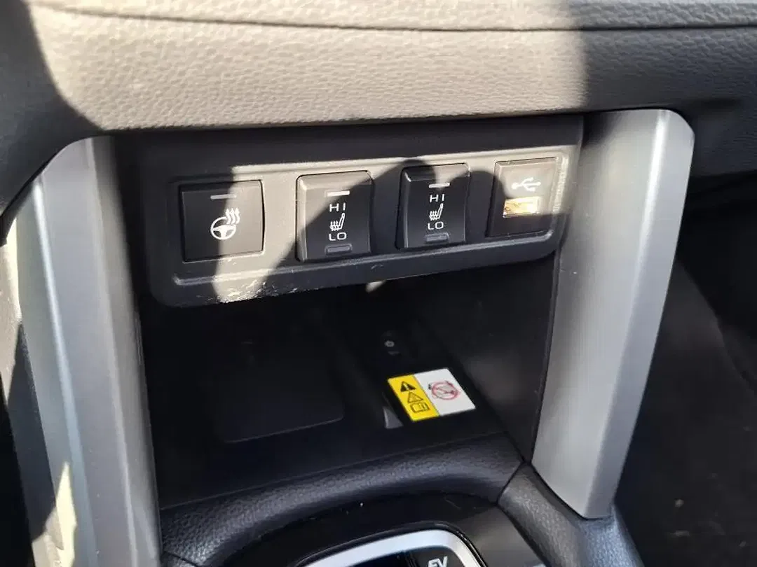 Toyota Corolla Cross Premium - Thumbnail 6