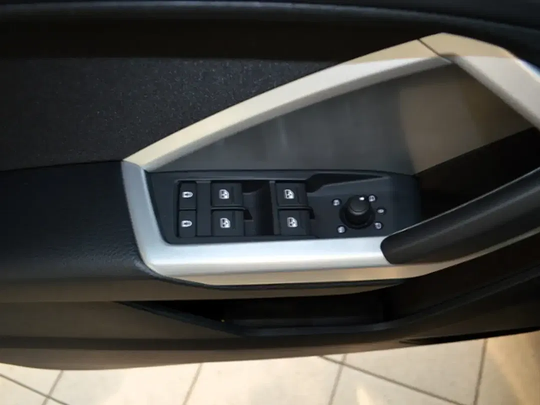 Audi Q3 35 1.5 TFSI S tronic Sportback S line - Thumbnail 12