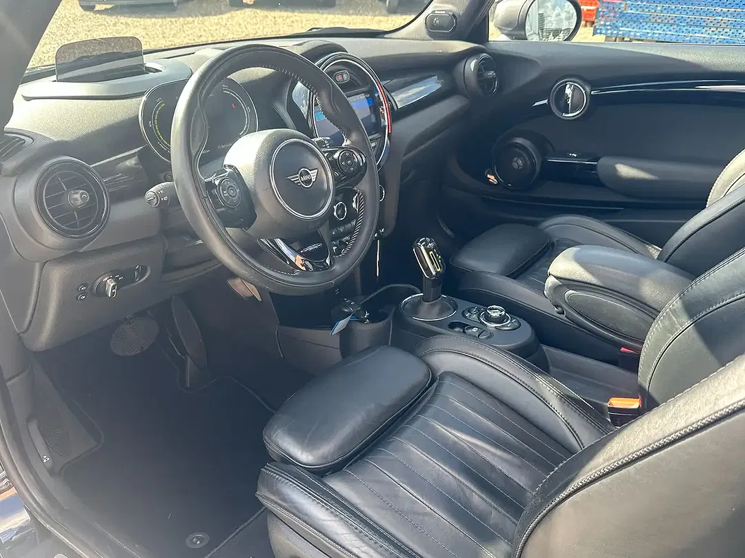 MINI Cooper SE - Thumbnail 12