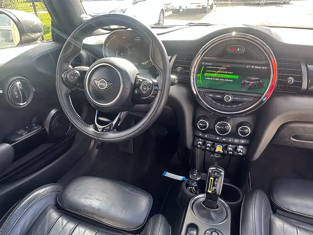 MINI Cooper SE - Thumbnail 14