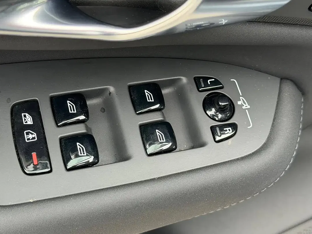 Volvo XC90 T8 2.0 PHEV AWD Plus Dark - Thumbnail 22