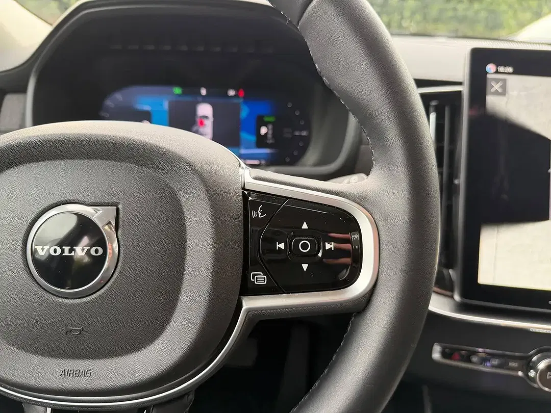 Volvo XC90 T8 2.0 PHEV AWD Plus Dark - Thumbnail 26