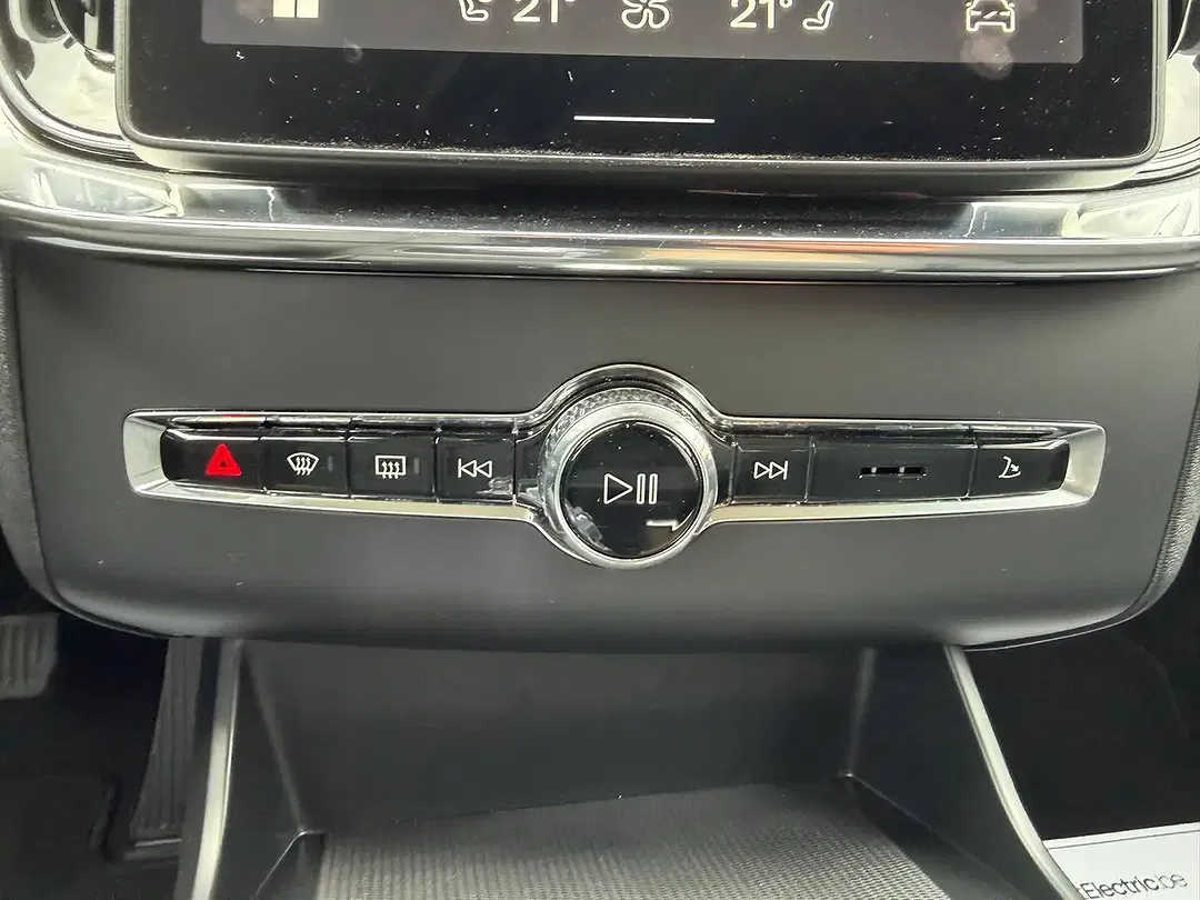 Volvo XC90 T8 2.0 PHEV AWD Plus Dark - Thumbnail 35