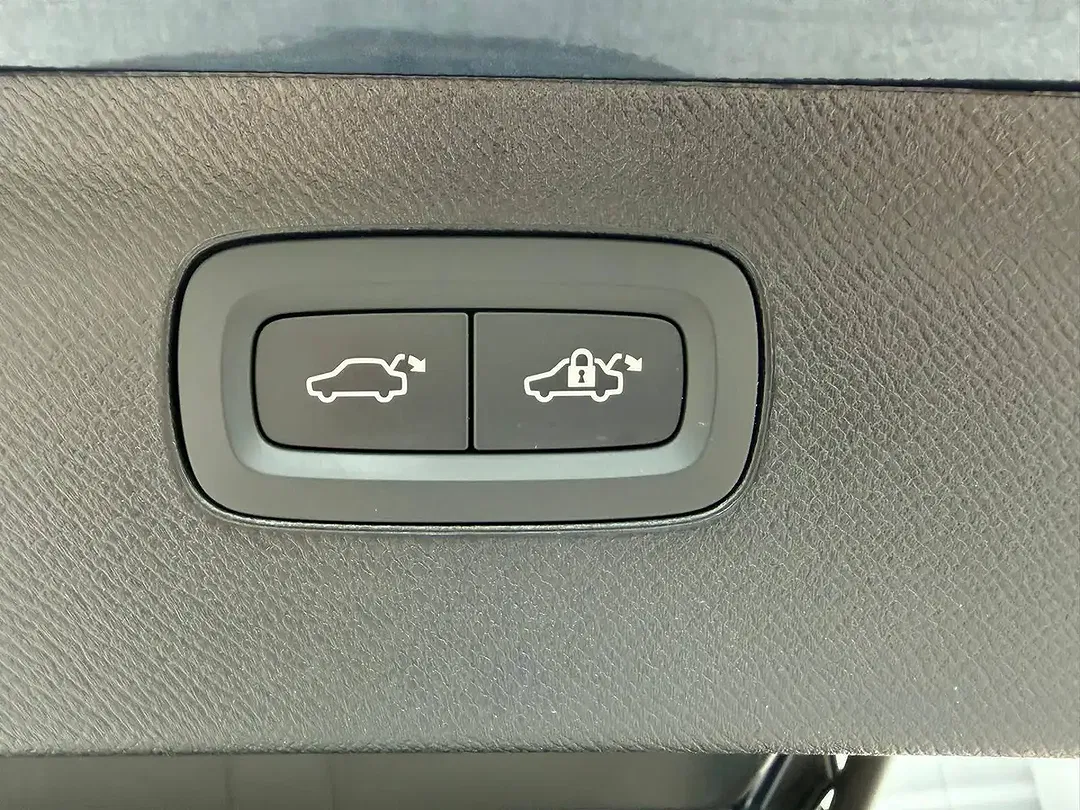 Volvo XC90 T8 2.0 PHEV AWD Plus Dark - Thumbnail 37