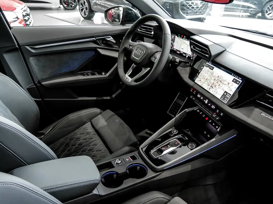 Audi A3 TFSI S tronic quattro Sportback S line - Thumbnail 3