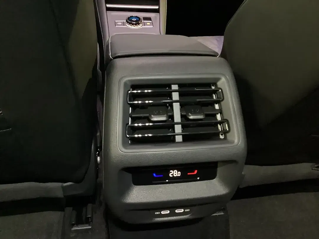 Volkswagen Tiguan 2.0 TDI DSG - Thumbnail 8