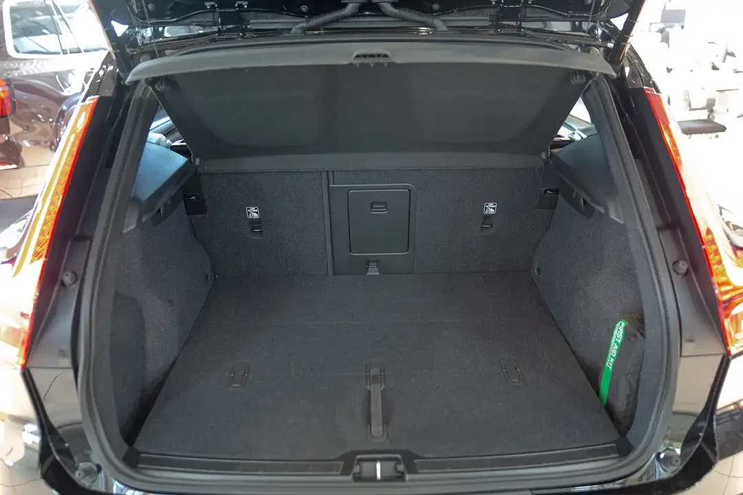 Volvo EX40 Single Motor Ultra Black Edition - Thumbnail 4