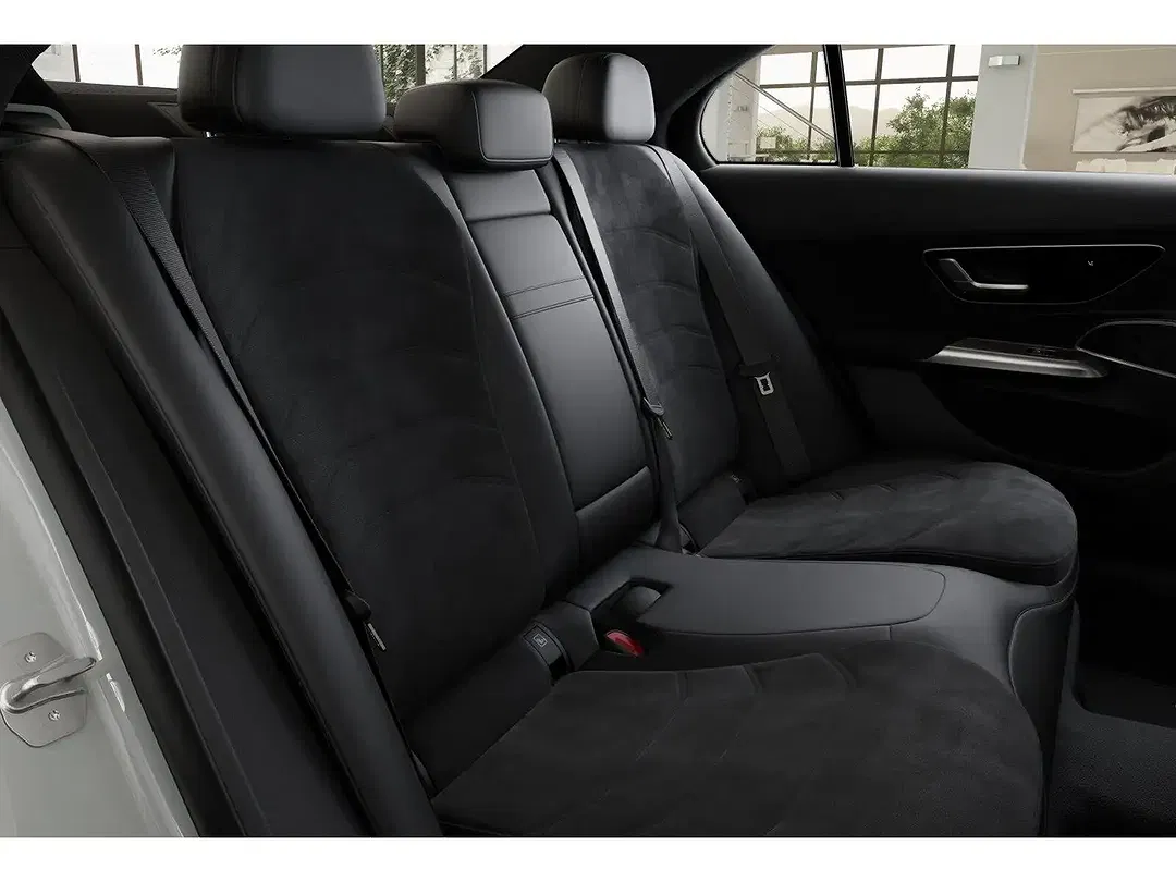 Mercedes-Benz E 400 4MATIC - Thumbnail 9