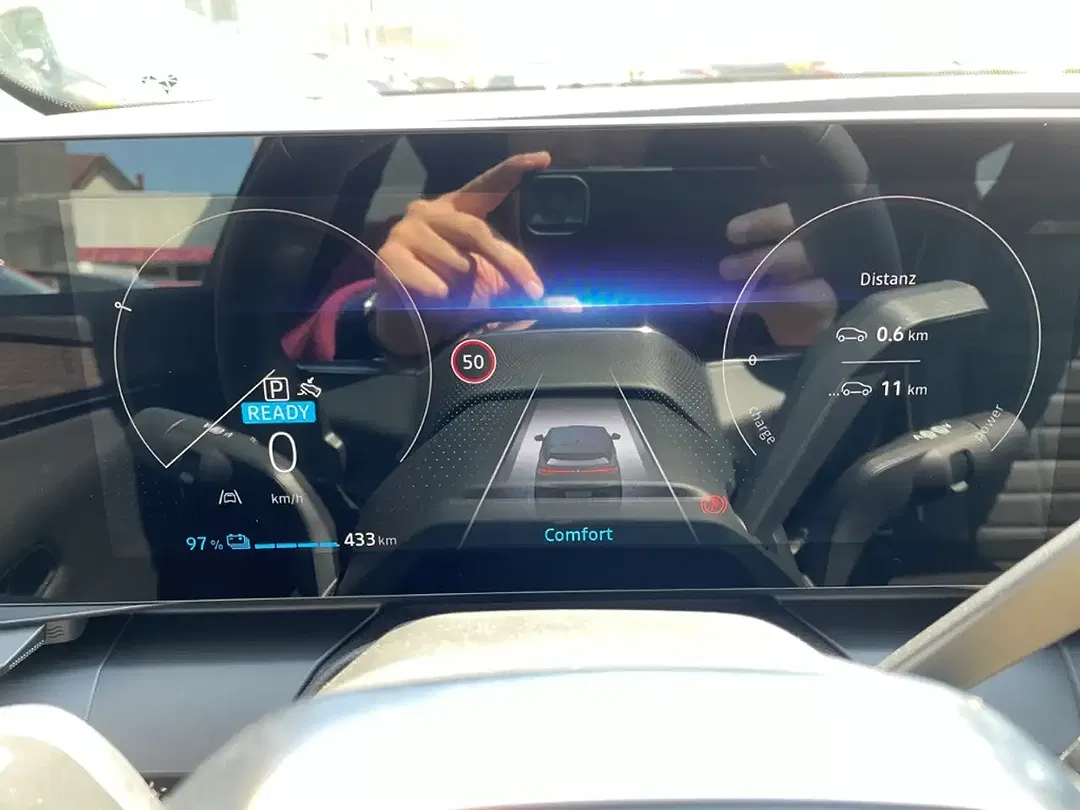 Renault Megane E-Tech EV60 Iconic - Thumbnail 10