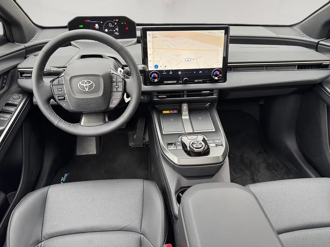Toyota bZ4X 4x4 Lounge - Thumbnail 11
