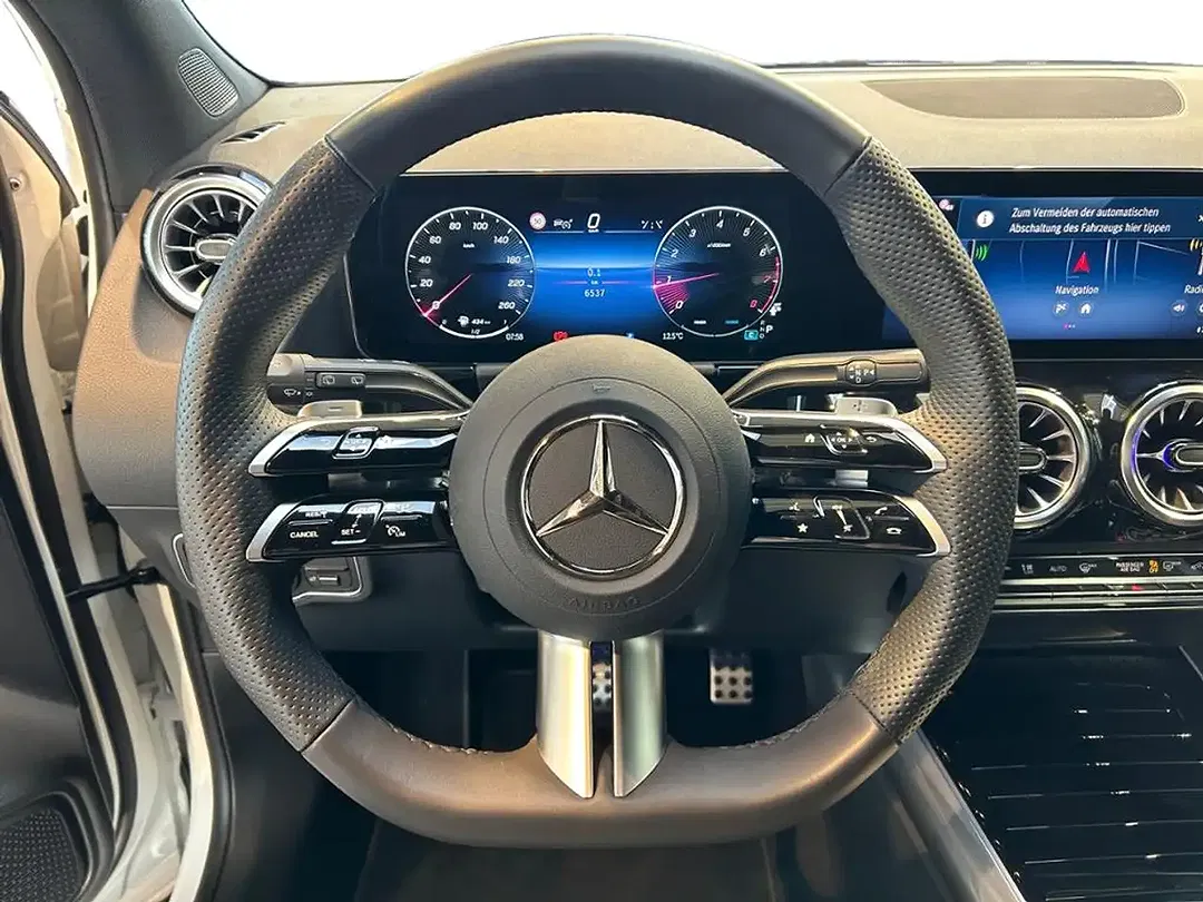 Mercedes-Benz GLA 200 AMG MBUX Night - Thumbnail 10