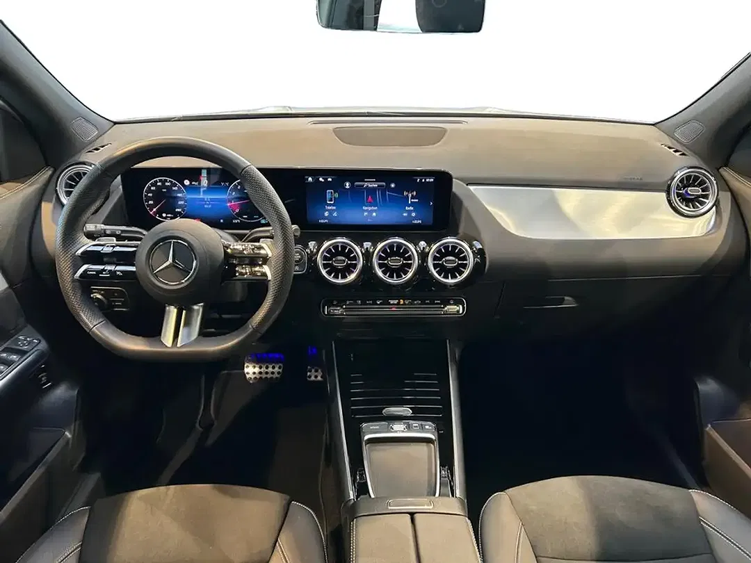 Mercedes-Benz GLA 200 AMG MBUX Night - foto 14